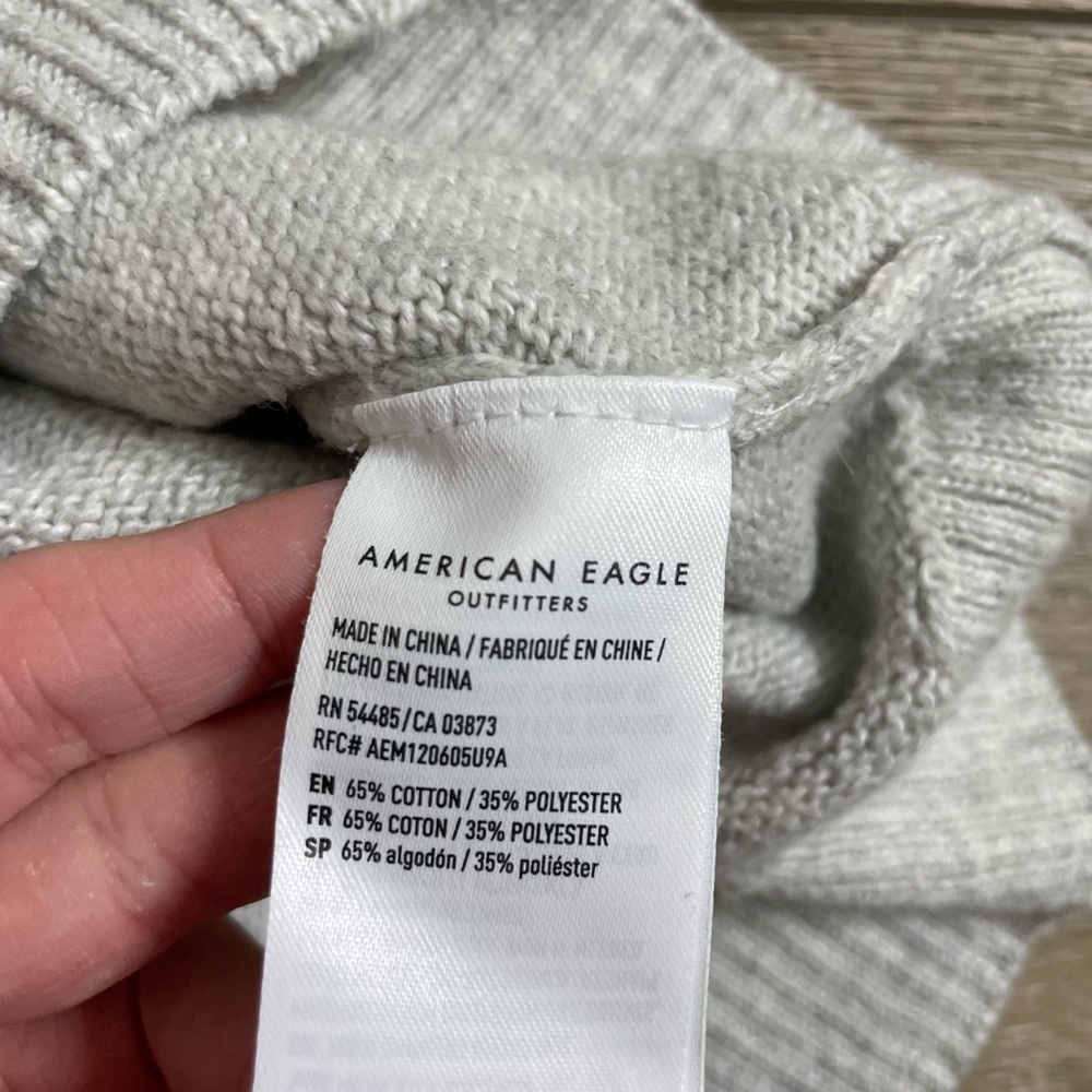 American Eagle Henley hooded sweater top - Picture 3 of 5